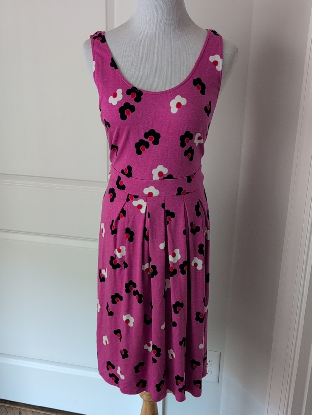 Boden Joanna Ponte Dress, Pink With Daisies, Sleeveless Summer Size 8P - Picture 2 of 11